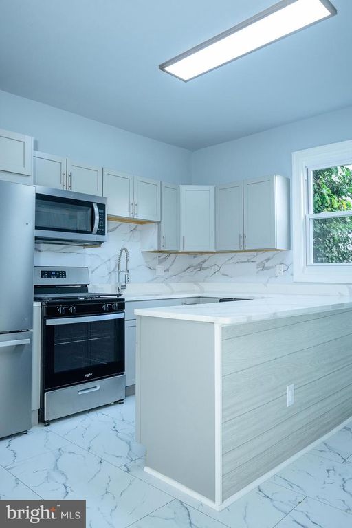 Image 24 of property listing at 3414 GWYNNS FALLS PKWY, Baltimore, MD 21216