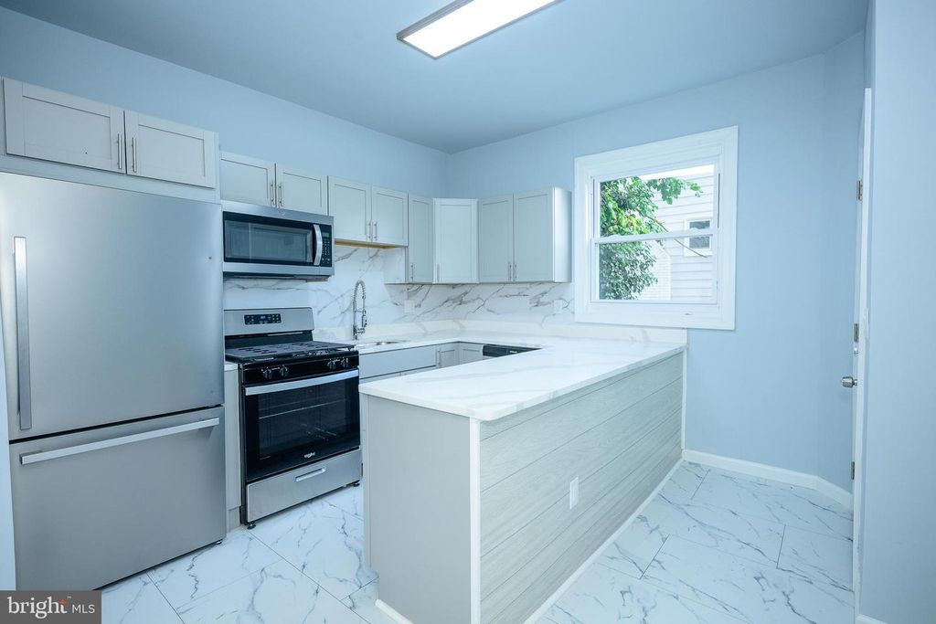 Image 26 of property listing at 3414 GWYNNS FALLS PKWY, Baltimore, MD 21216