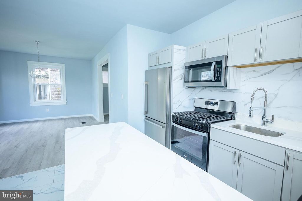 Image 31 of property listing at 3414 GWYNNS FALLS PKWY, Baltimore, MD 21216