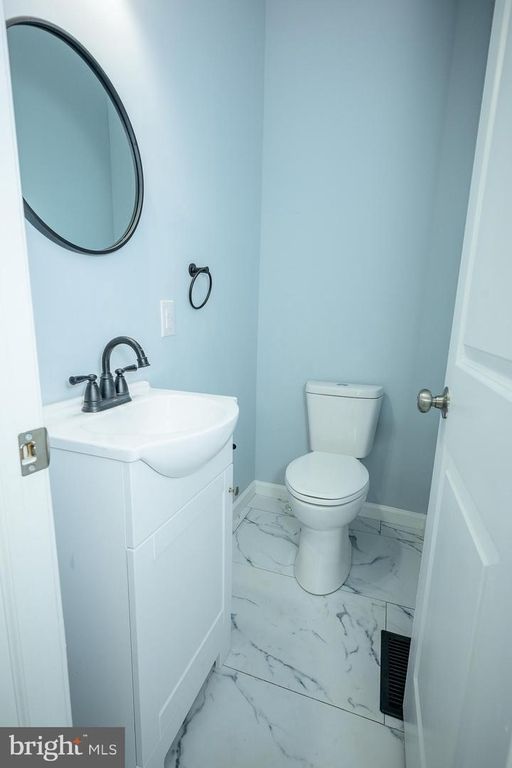 Image 32 of property listing at 3414 GWYNNS FALLS PKWY, Baltimore, MD 21216