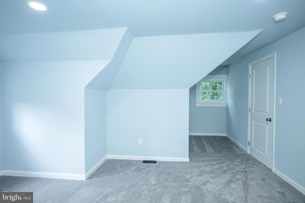 Image 44 of property listing at 3414 GWYNNS FALLS PKWY, Baltimore, MD 21216