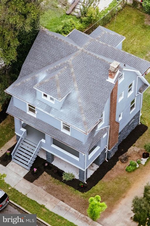 Image 5 of property listing at 3414 GWYNNS FALLS PKWY, Baltimore, MD 21216