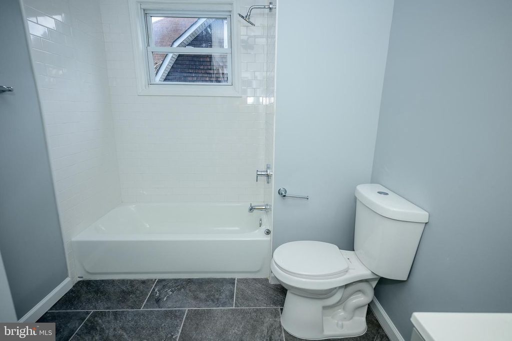 Image 61 of property listing at 3414 GWYNNS FALLS PKWY, Baltimore, MD 21216