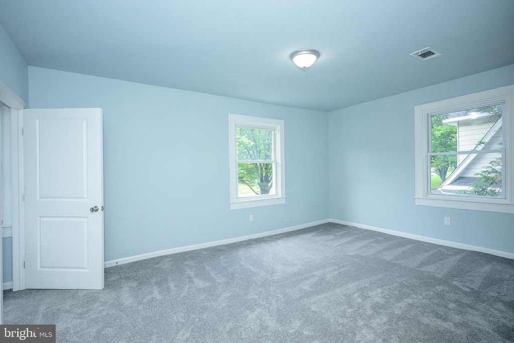 Image 71 of property listing at 3414 GWYNNS FALLS PKWY, Baltimore, MD 21216