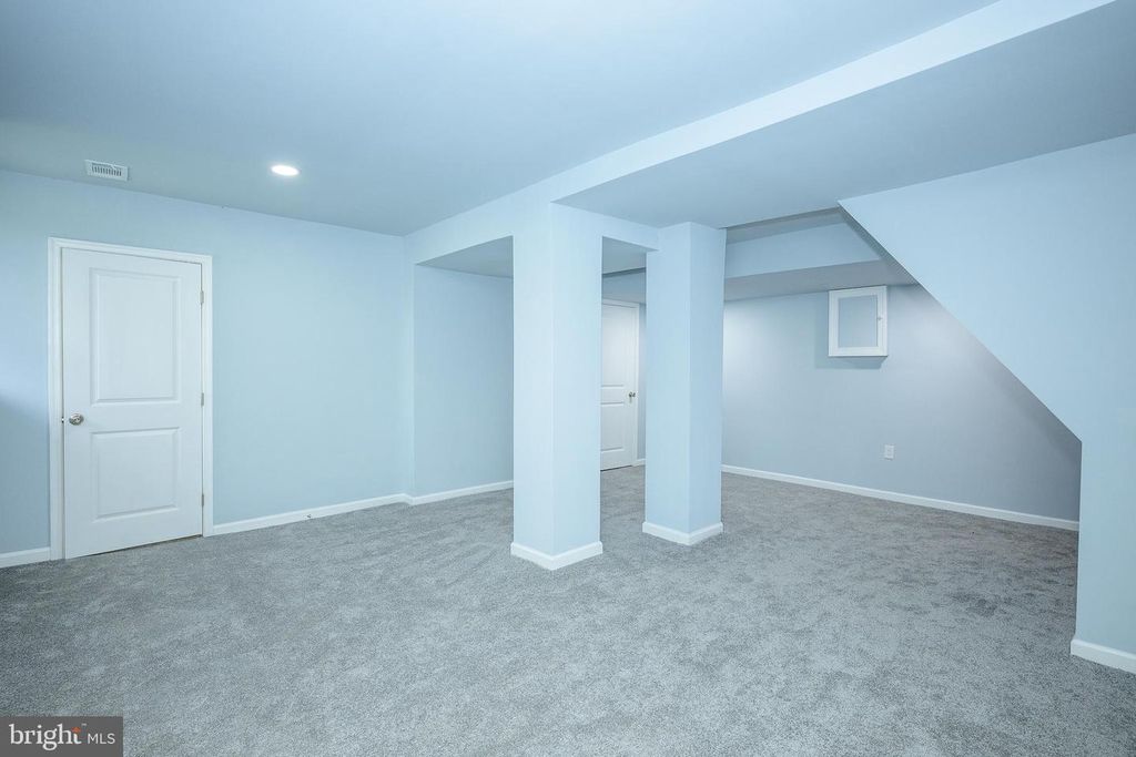 Image 79 of property listing at 3414 GWYNNS FALLS PKWY, Baltimore, MD 21216