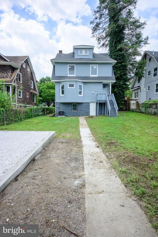 Image 9 of property listing at 3414 GWYNNS FALLS PKWY, Baltimore, MD 21216