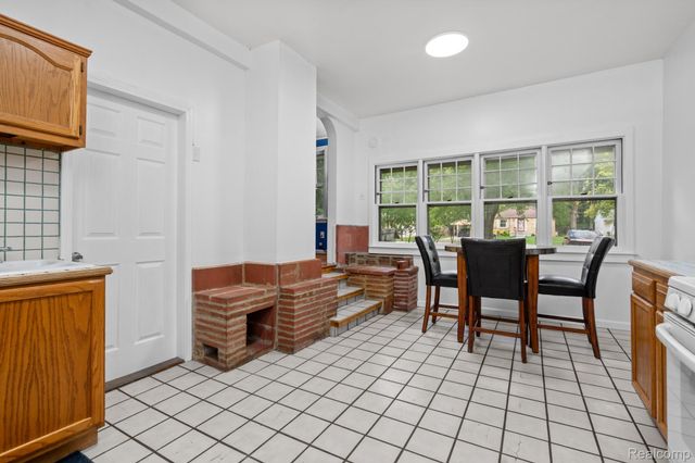 22341 Nancy Avenue, Southfield, MI 48033