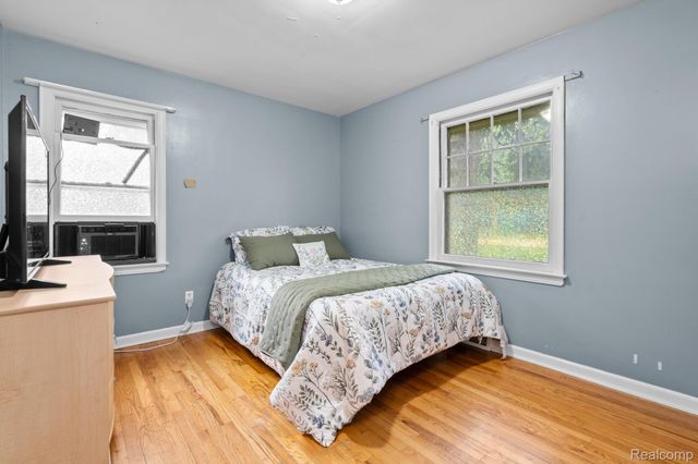 22341 Nancy Avenue, Southfield, MI 48033