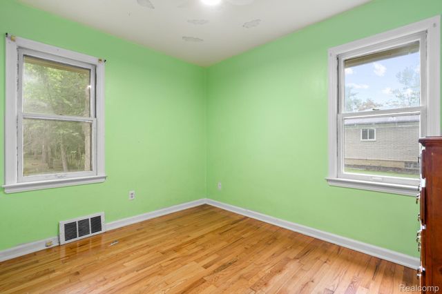 22341 Nancy Avenue, Southfield, MI 48033