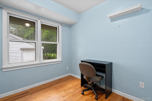 22341 Nancy Avenue, Southfield, MI 48033