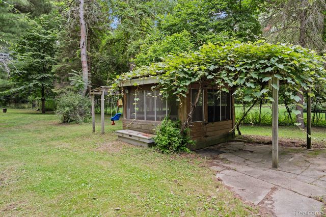 22341 Nancy Avenue, Southfield, MI 48033