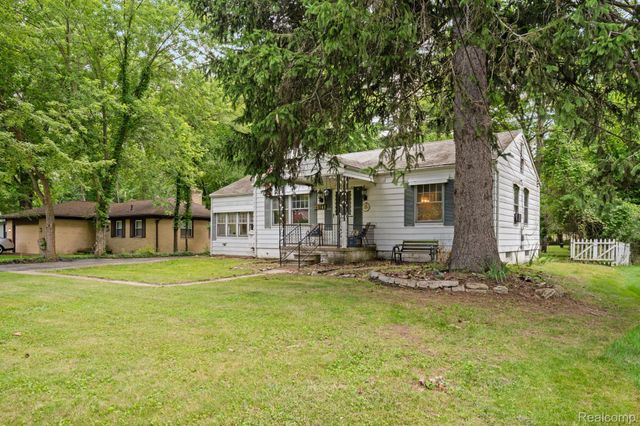 22341 Nancy Avenue, Southfield, MI 48033