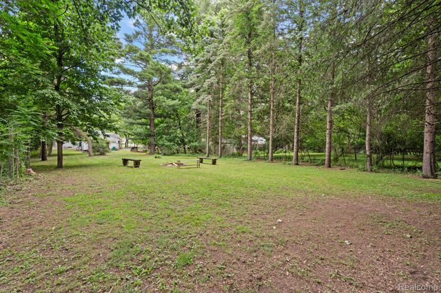 22341 Nancy Avenue, Southfield, MI 48033