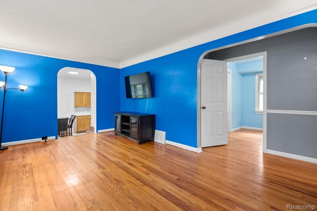 22341 Nancy Avenue, Southfield, MI 48033