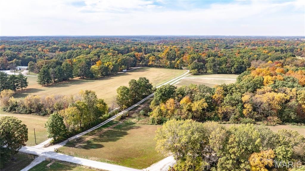 Image 1 of property listing at 20765 Oak Rest Road, Brighton, IL 62012