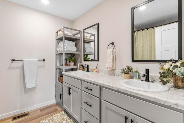 578 W Oak Lawn Street, Rogersville, MO 65742