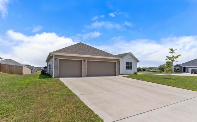 578 W Oak Lawn Street, Rogersville, MO 65742