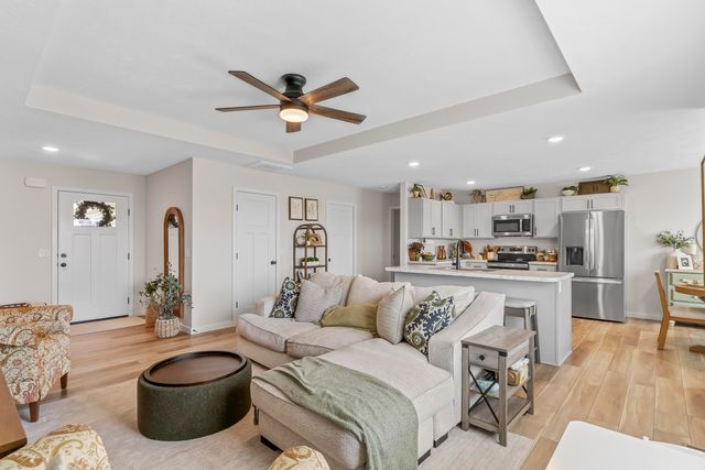 578 W Oak Lawn Street, Rogersville, MO 65742