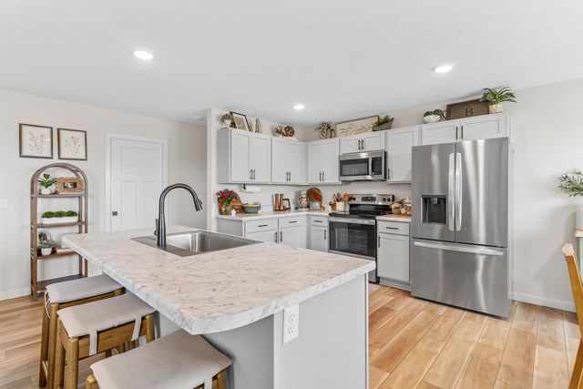 578 W Oak Lawn Street, Rogersville, MO 65742