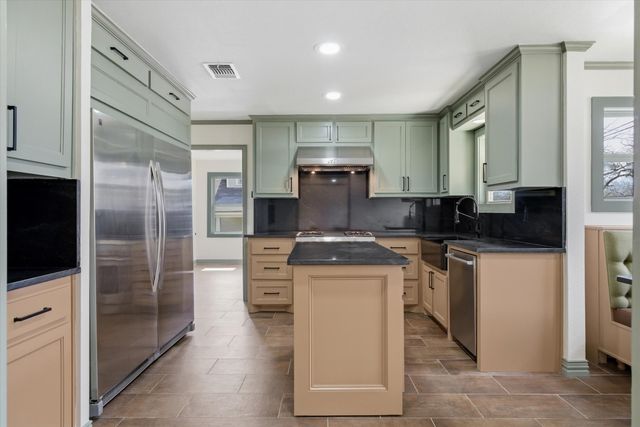 804 S Buffalo Street, Canton, TX 75103