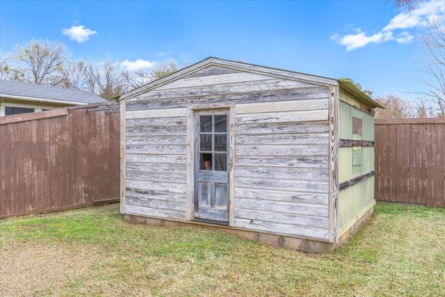 804 S Buffalo Street, Canton, TX 75103