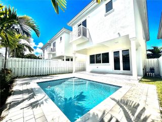 1602 Hayes St, Hollywood, FL 33020