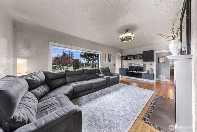 17645 McLean Road, Mount Vernon, WA 98273