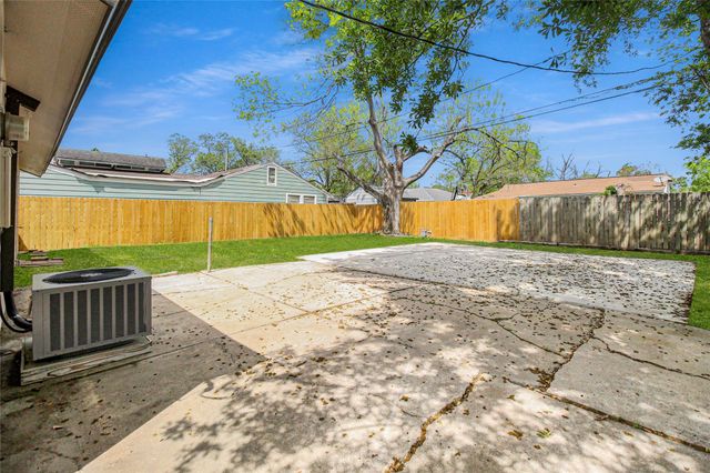 905 Longley Street, South Houston, TX 77587