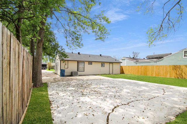 905 Longley Street, South Houston, TX 77587