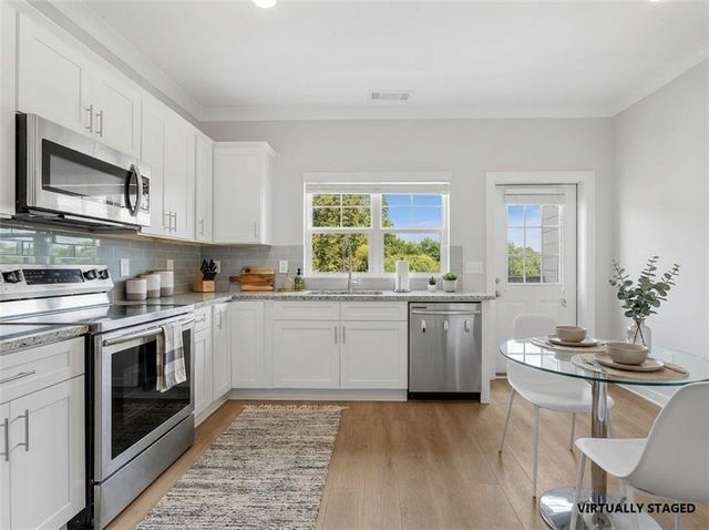 2021 Ocean Dr NW, Atlanta, GA 30318