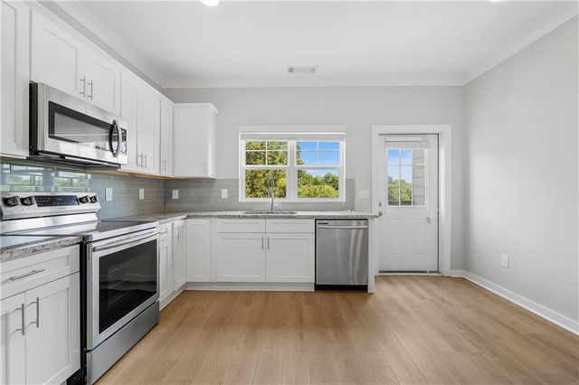 2021 Ocean Dr NW, Atlanta, GA 30318