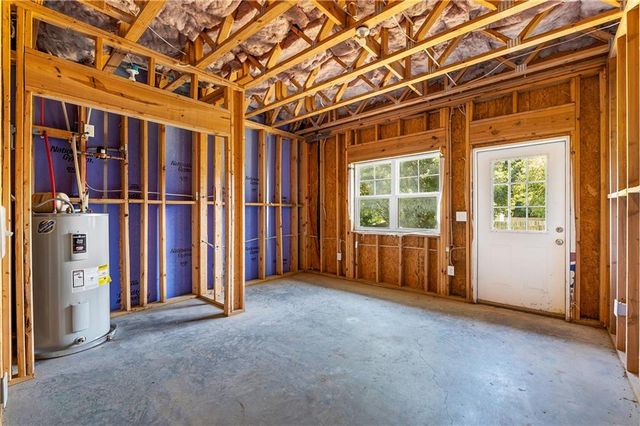 2021 Ocean Dr NW, Atlanta, GA 30318