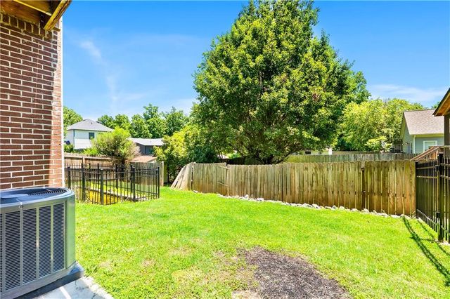 2021 Ocean Dr NW, Atlanta, GA 30318