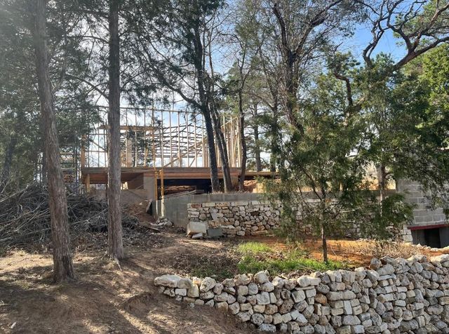 104 Lilly LN, Elgin, TX 78621