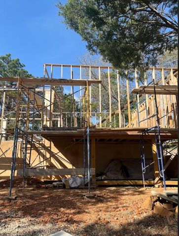 104 Lilly LN, Elgin, TX 78621