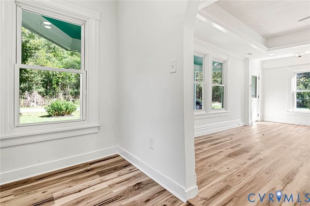 17033 N Telegraph Rd, Doswell, VA 23047