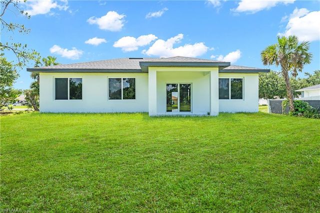 718 Robert AVE, Lehigh Acres, FL 33936