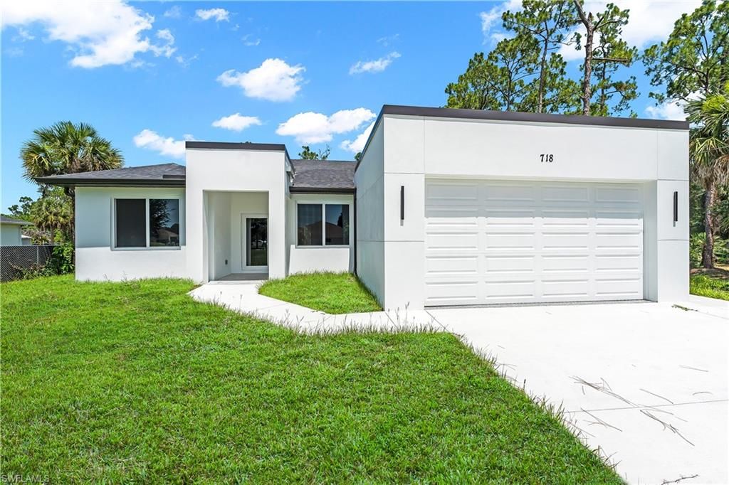 718 Robert AVE, Lehigh Acres, FL 33936