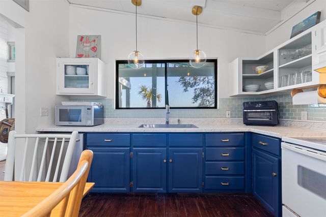 2619 Buccaneer Rd., Isle Of Palms, SC 29451