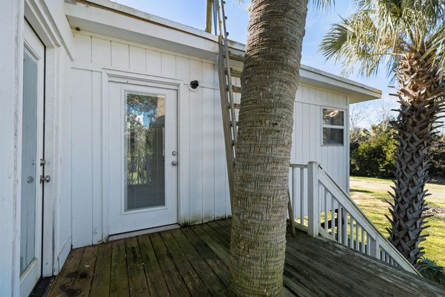 2619 Buccaneer Rd., Isle Of Palms, SC 29451