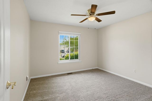 337 Courtneys Place, Lapeer, MI 48446