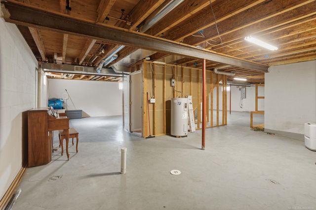 337 Courtneys Place, Lapeer, MI 48446
