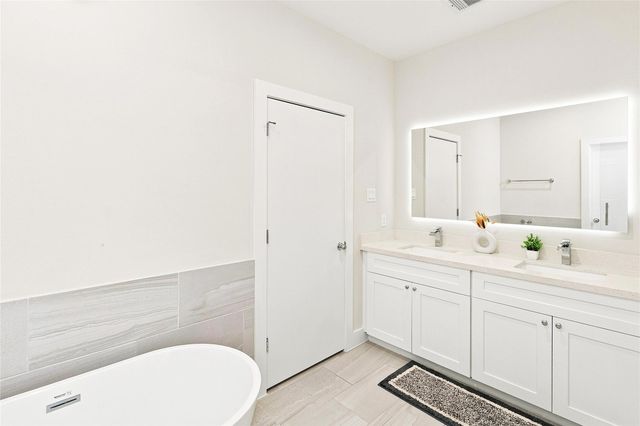 835 Dorchester Street D, Houston, TX 77022