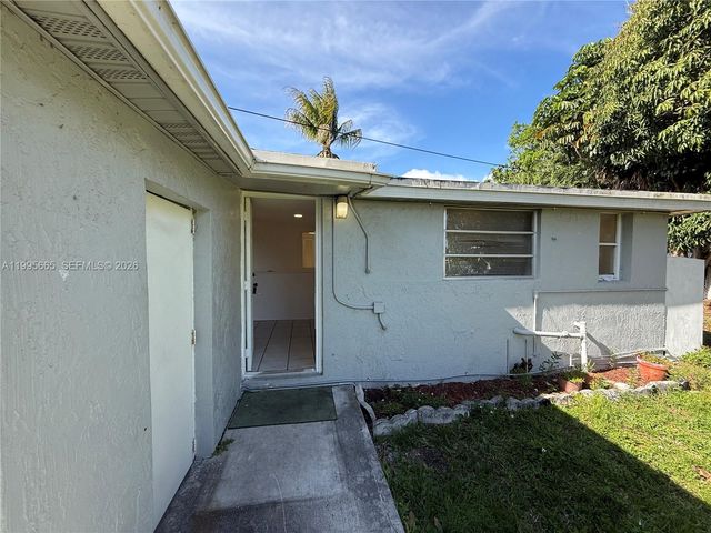 1101 N 58th Ave 1-4, Hollywood, FL 33021