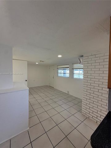 1101 N 58th Ave 1-4, Hollywood, FL 33021