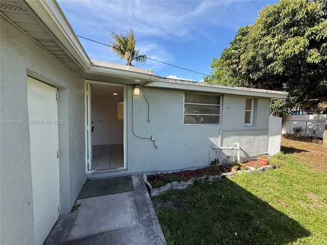 1101 N 58th Ave 1-4, Hollywood, FL 33021