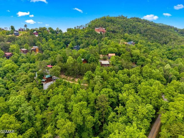 9 Red Bone Way, Sevierville, TN 37876