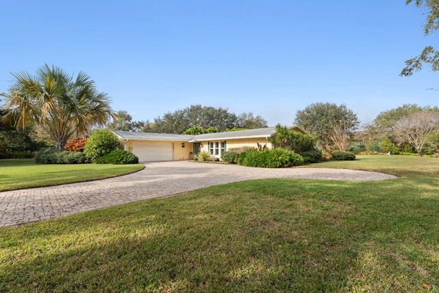 8107 Damascus Drive, Palm Beach Gardens, FL 33418