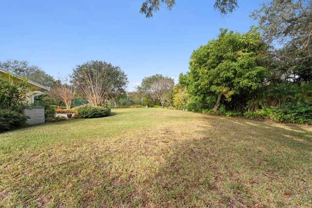 8107 Damascus Drive, Palm Beach Gardens, FL 33418