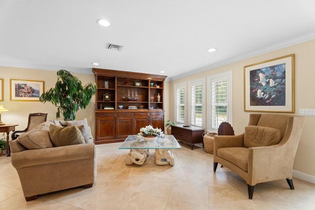 8107 Damascus Drive, Palm Beach Gardens, FL 33418